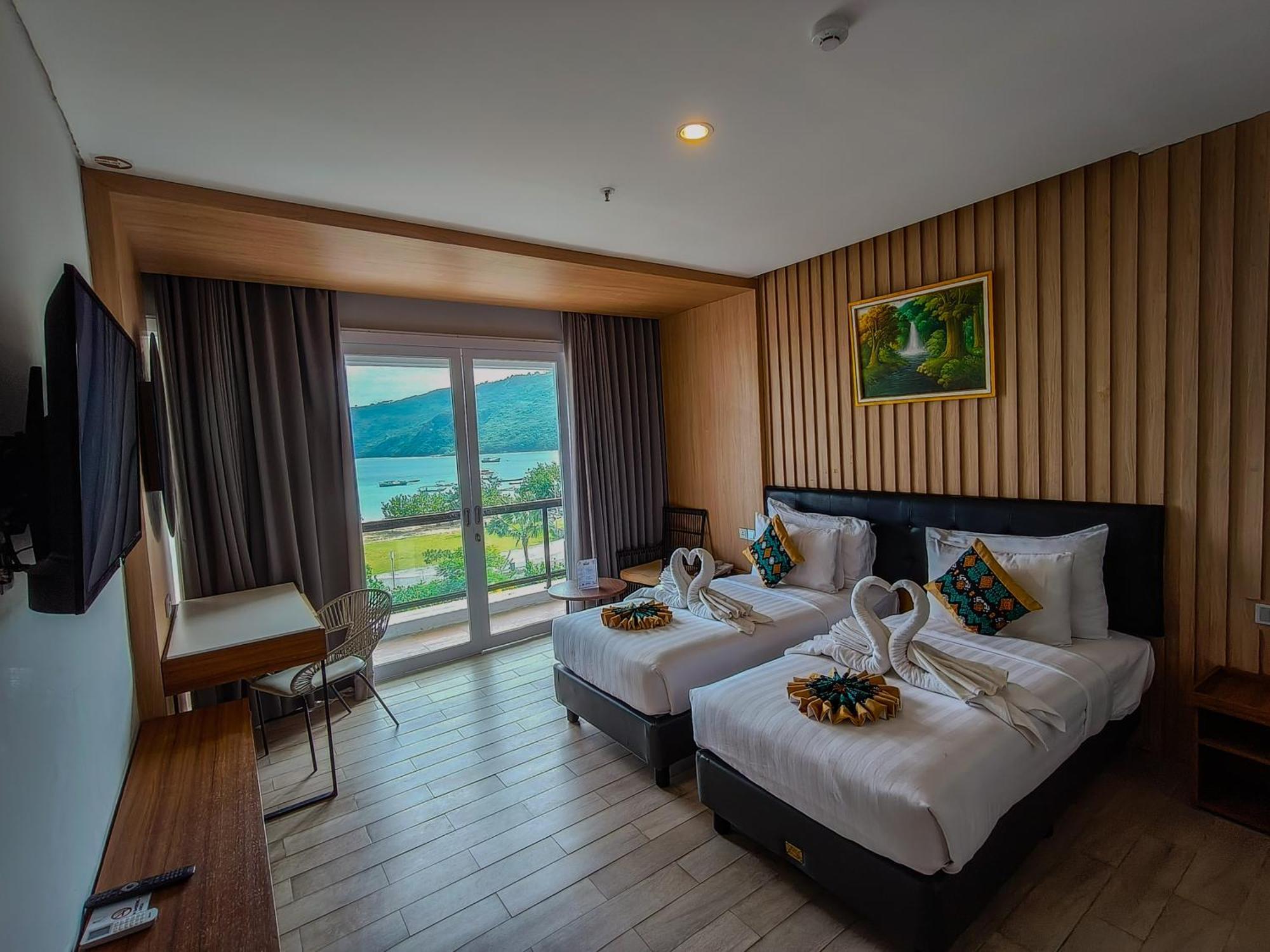 Raja Hotel Kuta Mandalika Resort & Convention Exterior foto