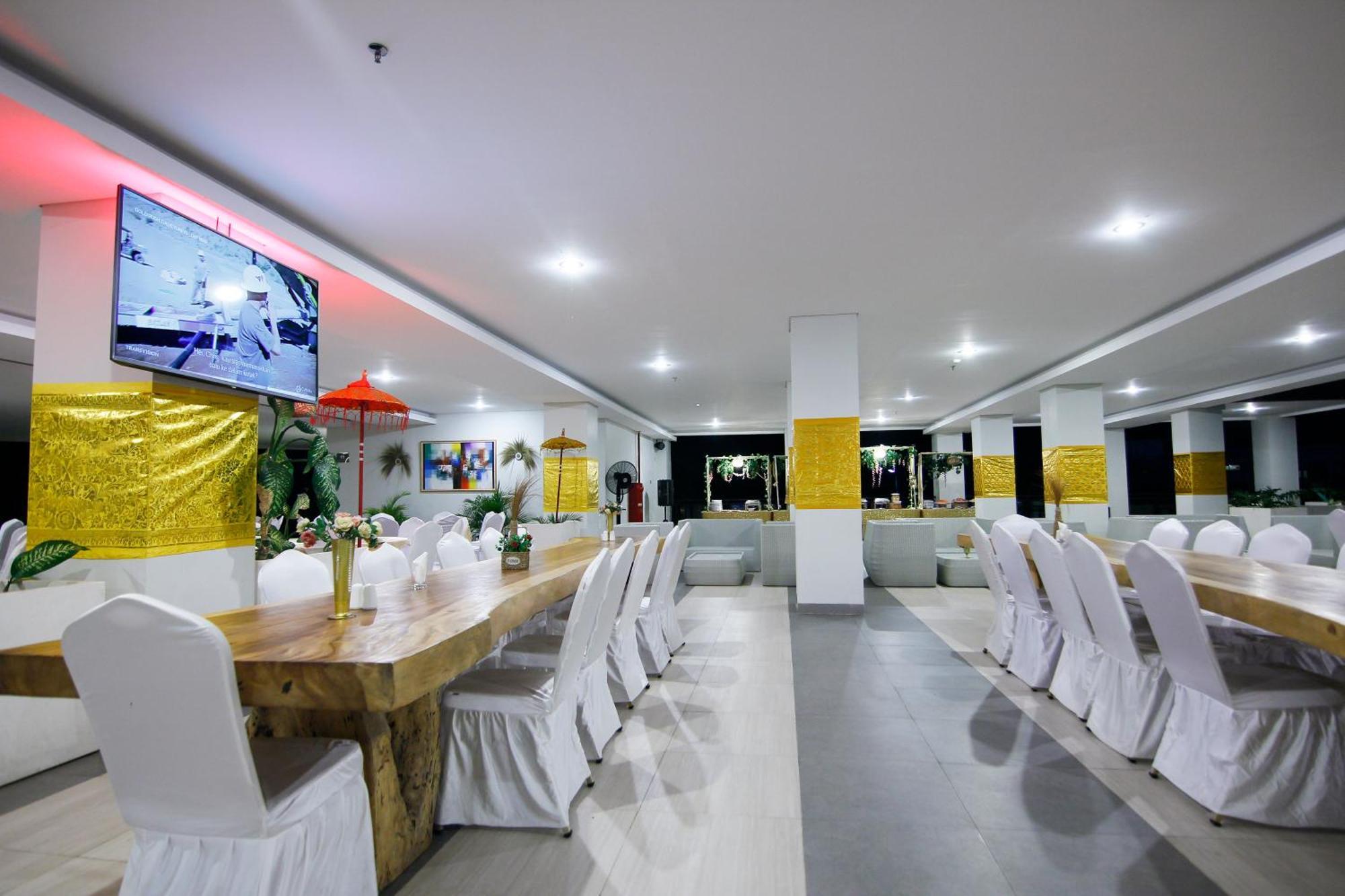 Raja Hotel Kuta Mandalika Resort & Convention Exterior foto